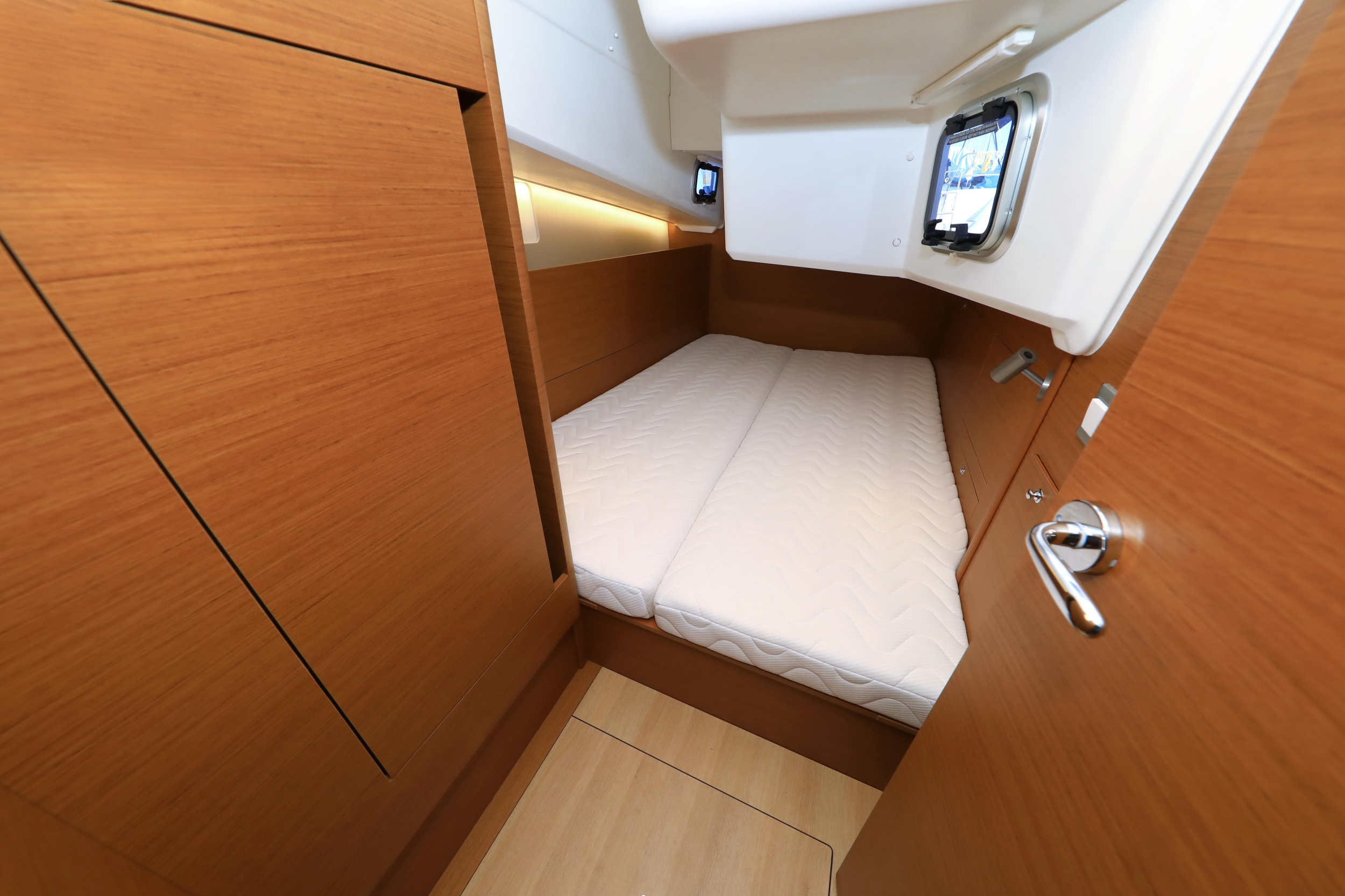 Photo #10 - Sun Odyssey 410 (Vague) in Zara - 16206
