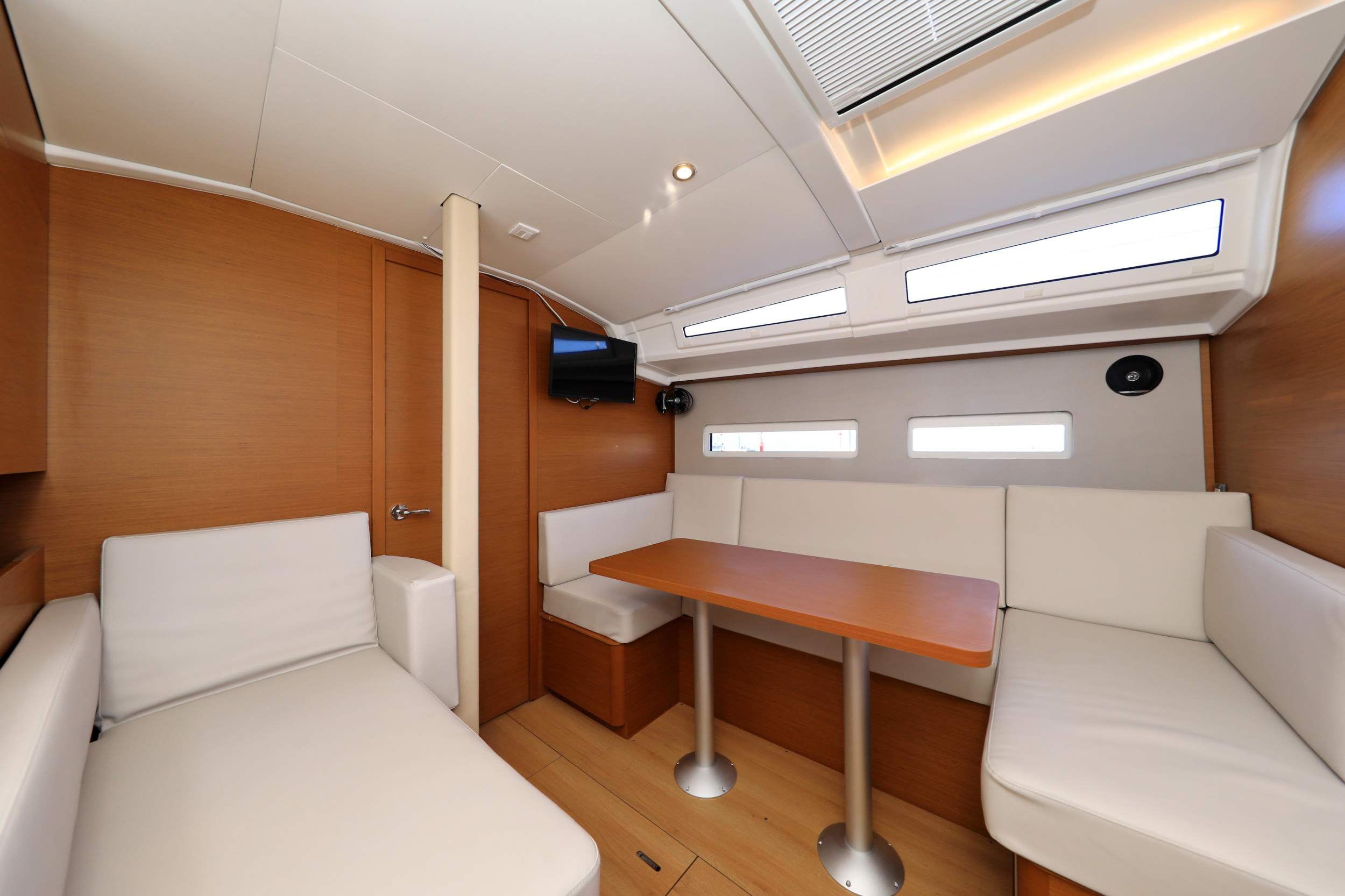 Photo #3 - Sun Odyssey 410 (Vague) in Zara - 16206
