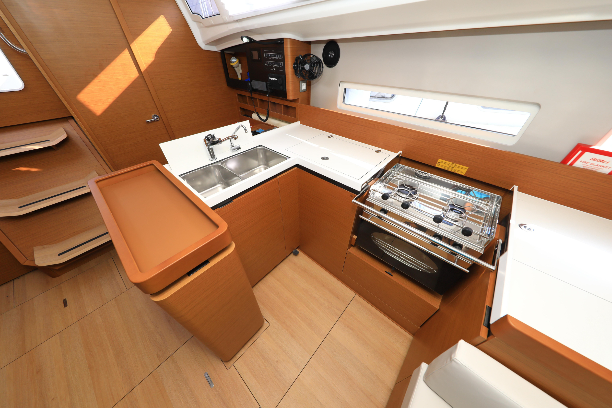 Photo #30 - Sun Odyssey 410 (Vague) in Zara - 16206