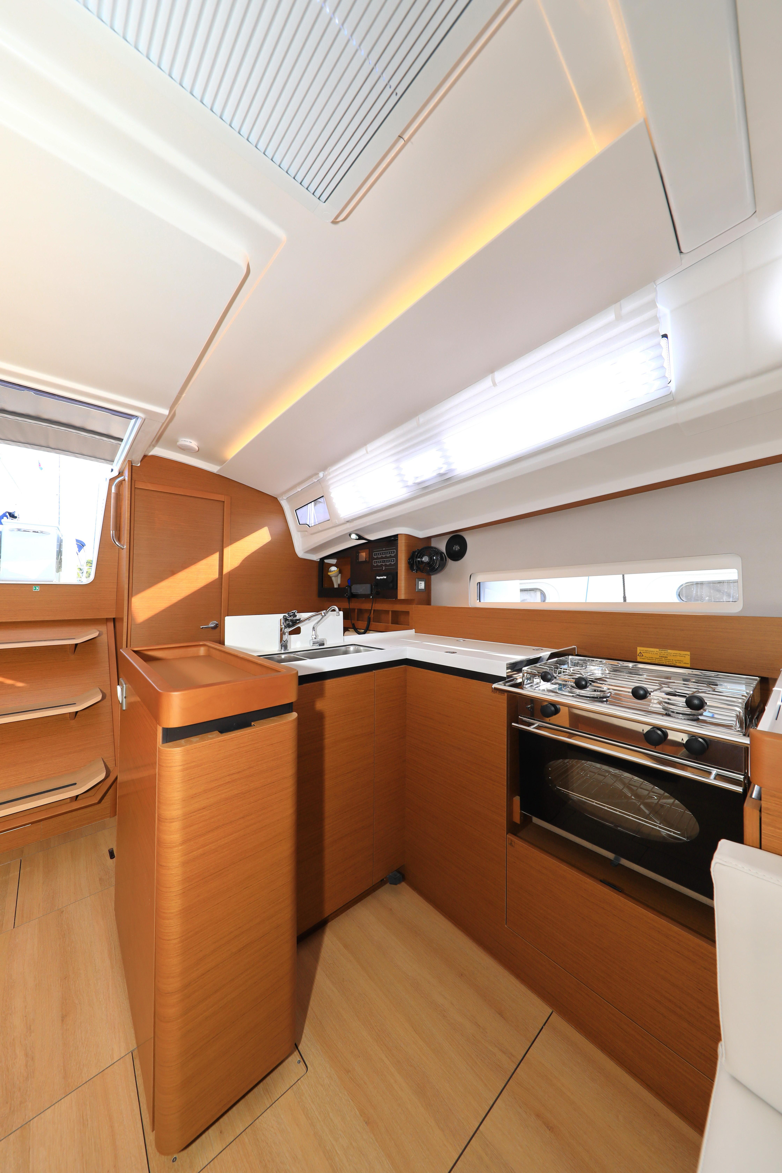 Photo #24 - Sun Odyssey 410 (Vague) in Zara - 16206