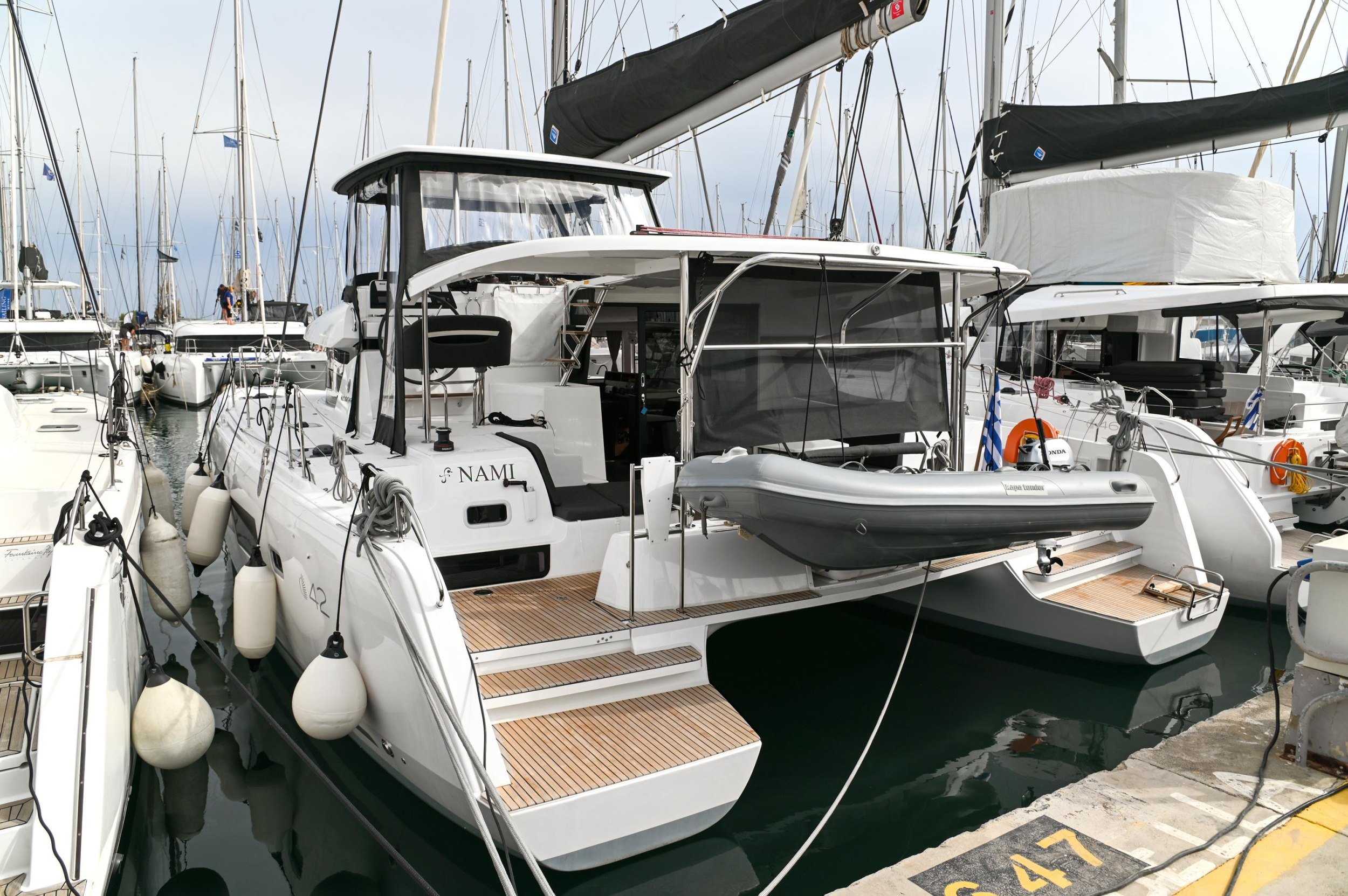 Photo #11 - Lagoon 42 (Nami) in Atene - 15073
