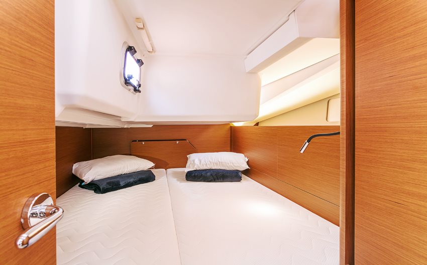Photo #5 - Sun Odyssey 440 (Indira) en Portisco - 8006