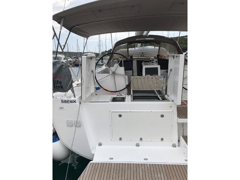 Photo #10 - Dufour 460 Grand Large (MALIN (owner version, new sails 2024., air condition, )) in Primosten - 13138
