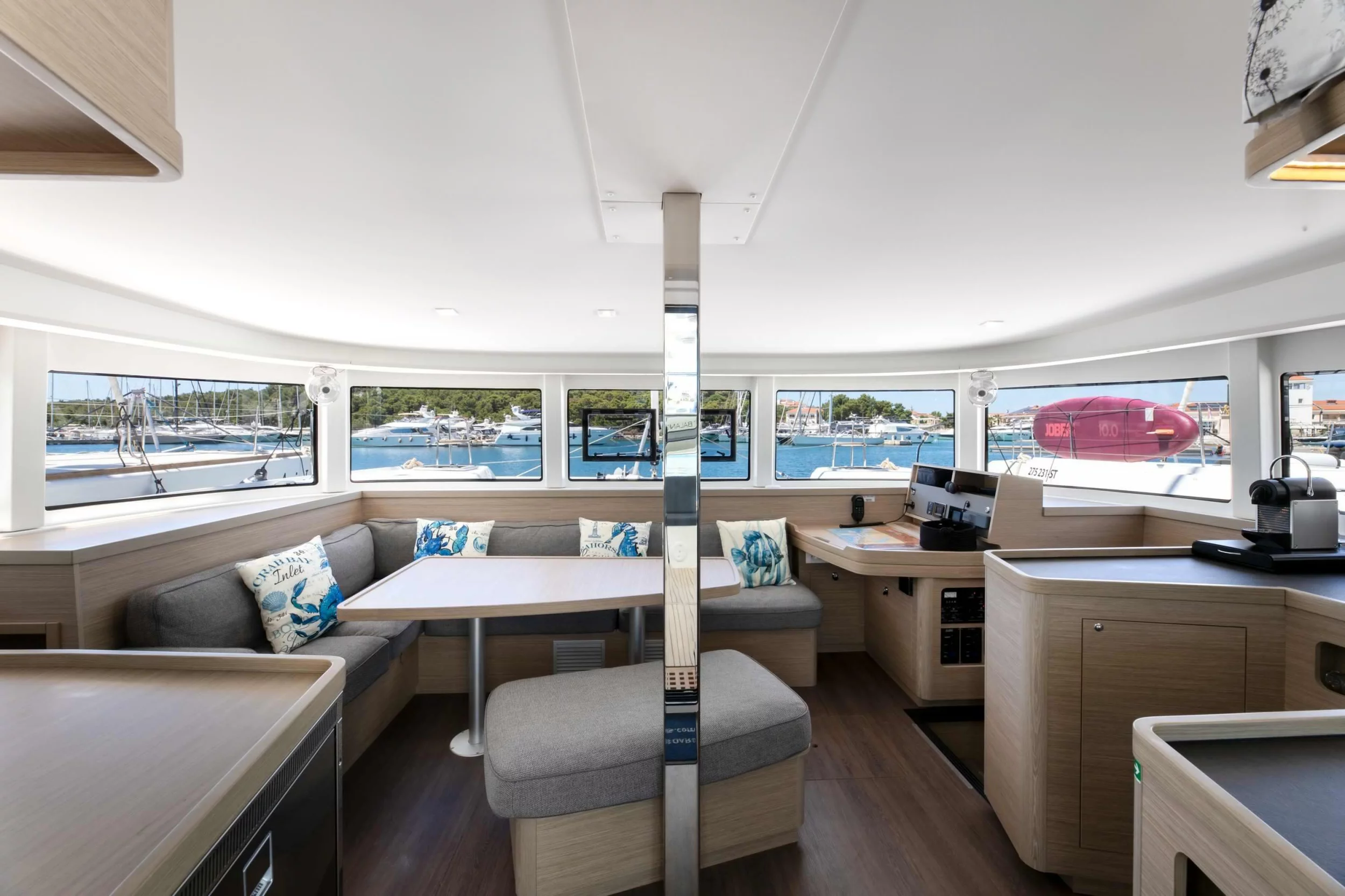 Lagoon 42 (BALANCE 5) Interior image - 12