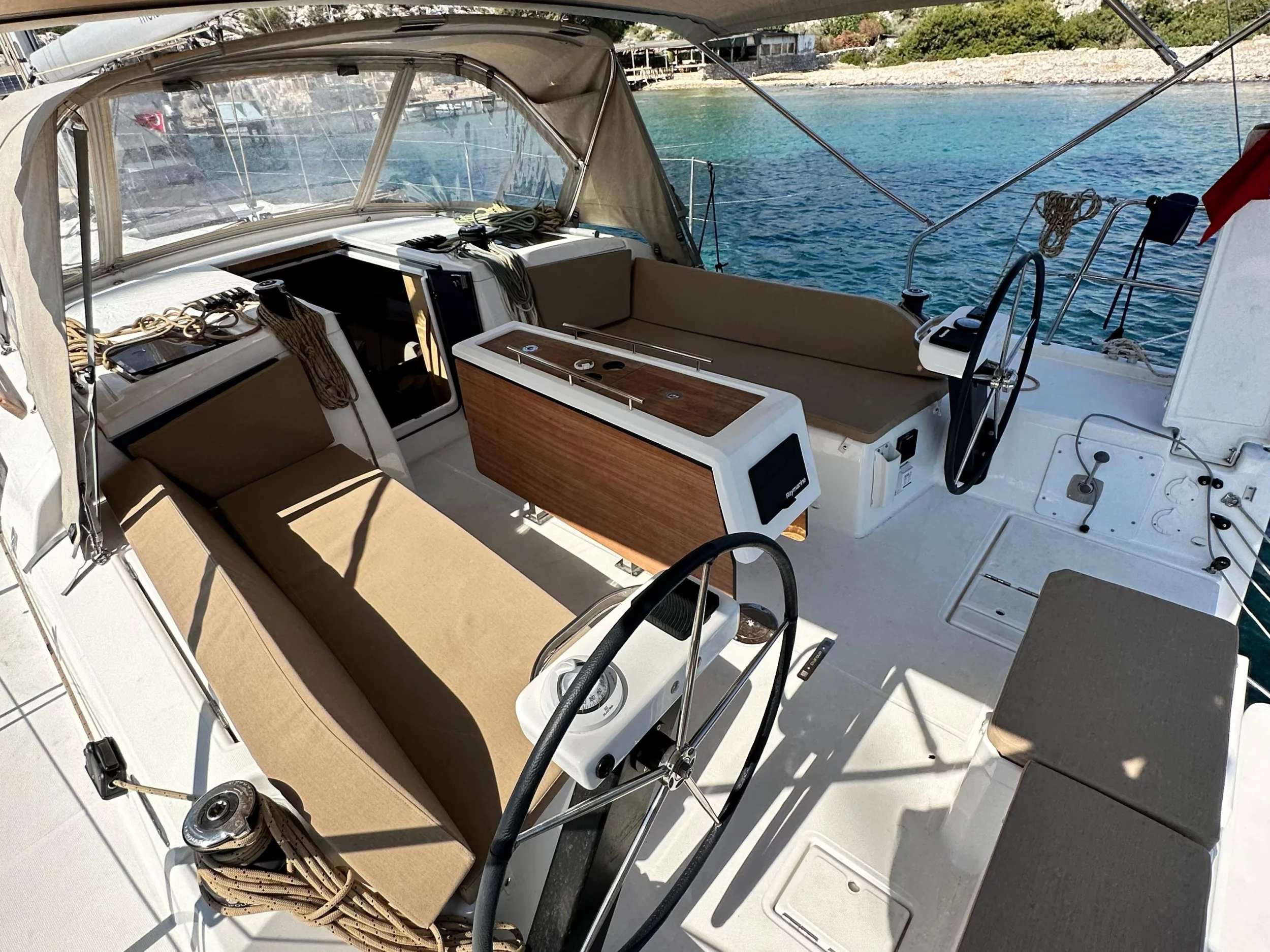 Dufour 390 Grand Large (LAL) Interior image - 4