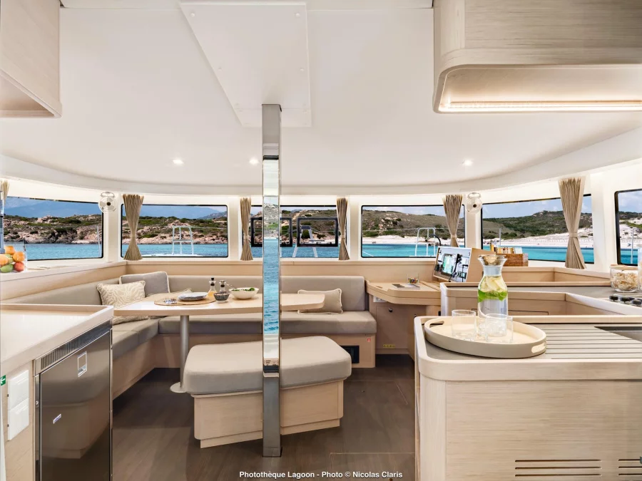 Lagoon 42 Millenium (LADY AURORA) Interior image - 4