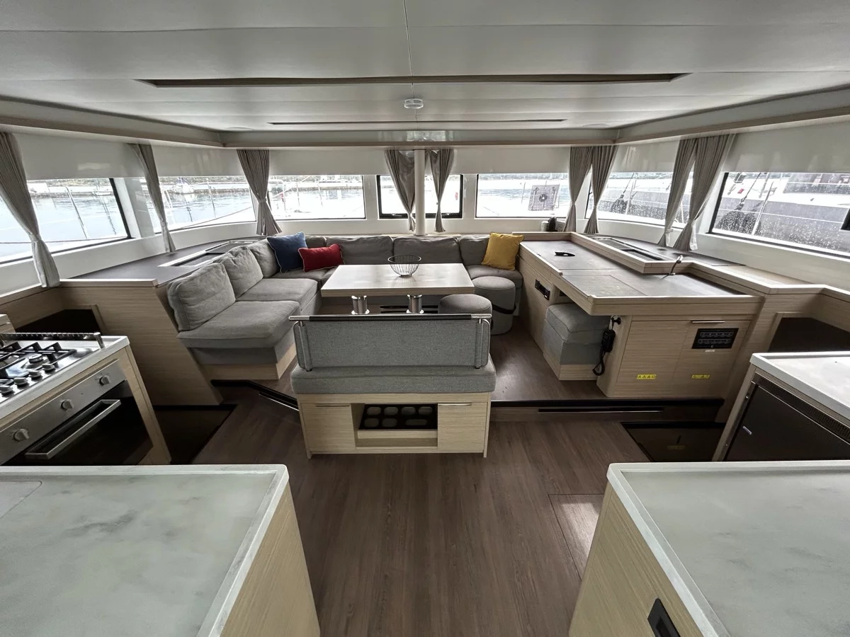 Lagoon 51 (Sea Charme) Interior image - 20