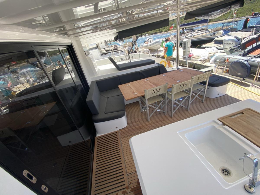Photo #21 - Lagoon 55 (5 cab) (The Moon (MAR)) in Le Marin - 17117