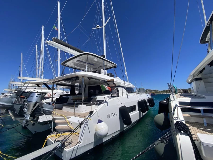 Lagoon 55 (5 cab) (The Moon (ANU))  - 13
