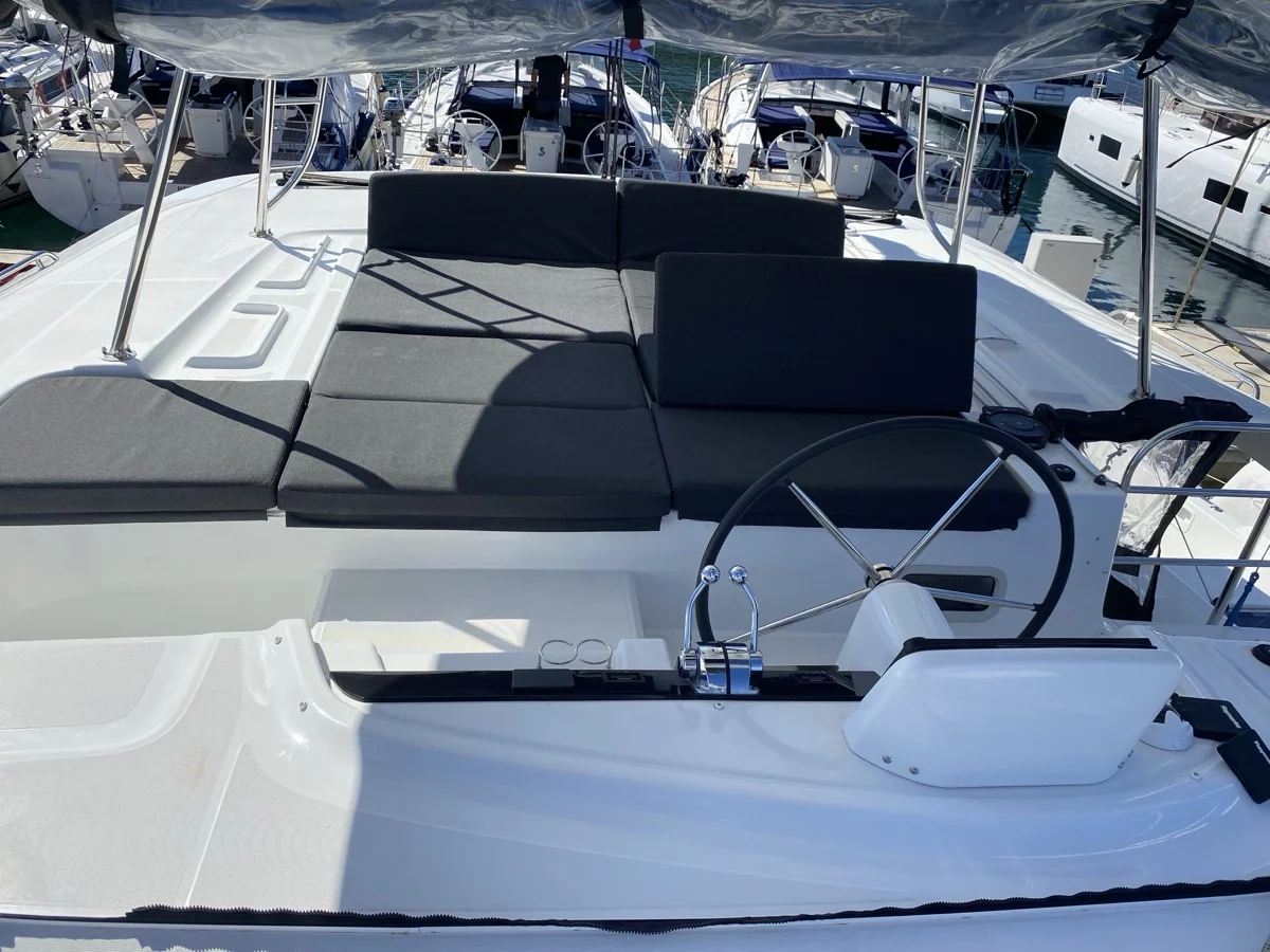 Lagoon 46 (Hercules)  - 7