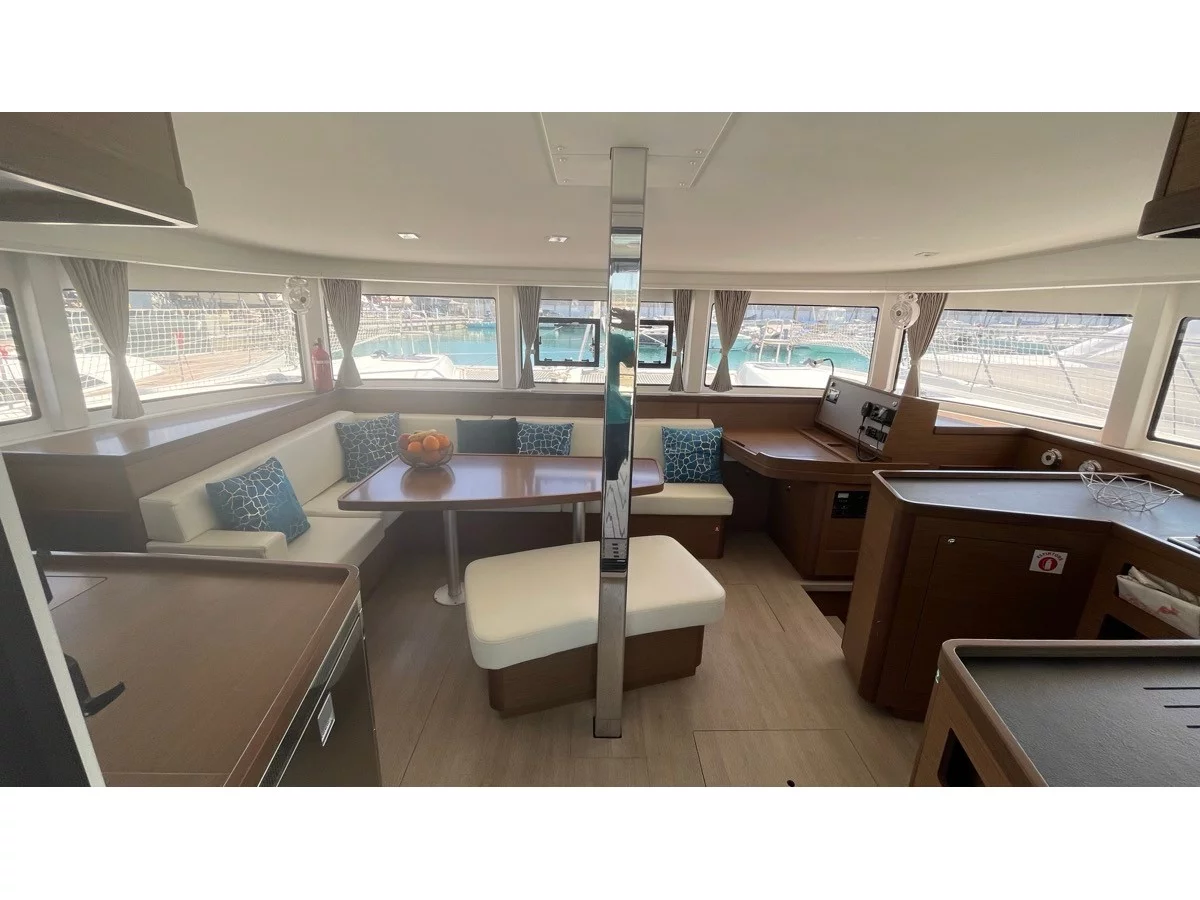 Lagoon 42 (Bellatrix) Interior image - 4
