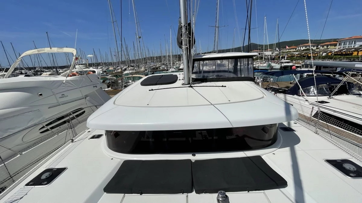 Lagoon 42 (Bellatrix)  - 16