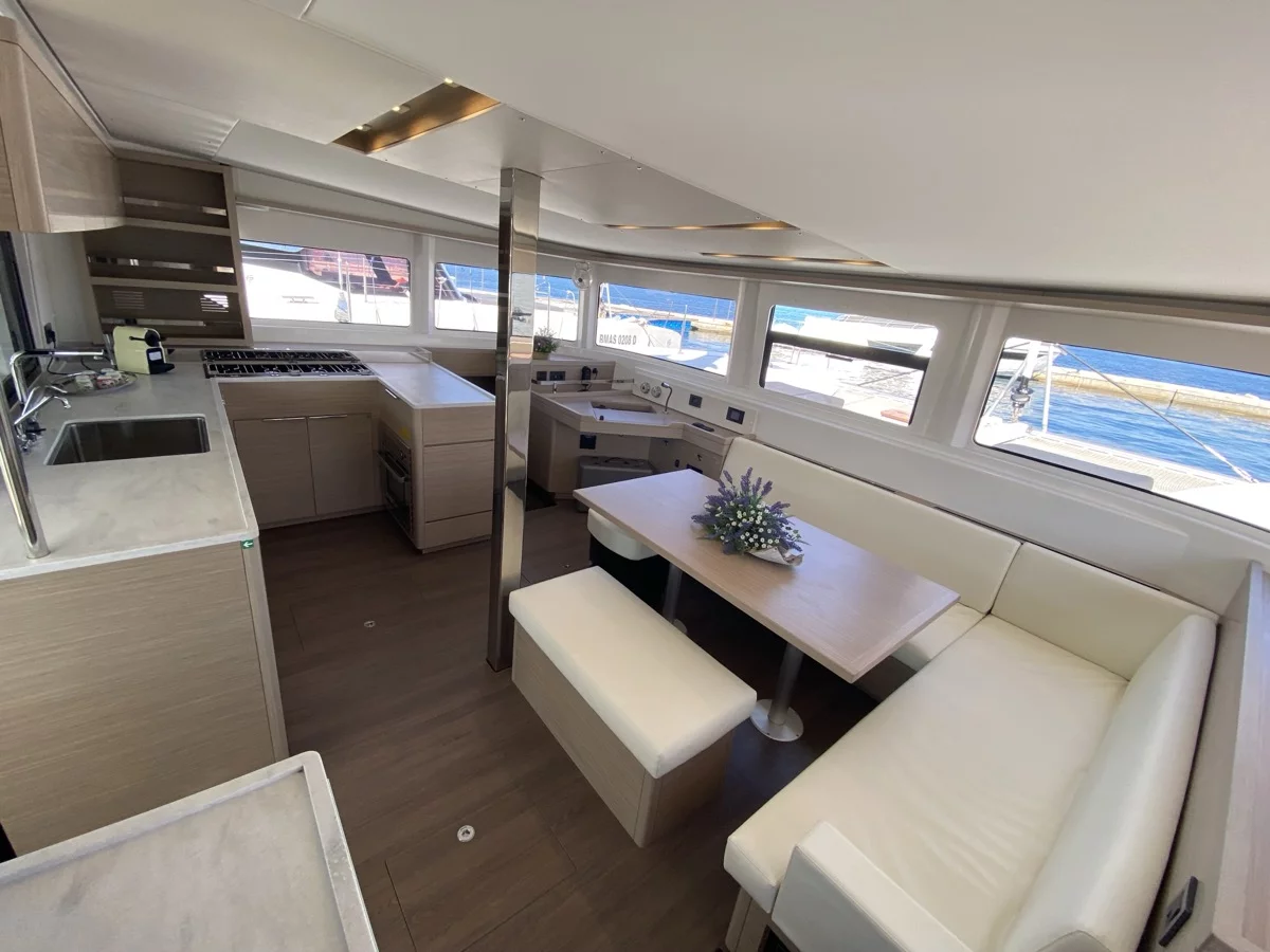 Lagoon 46 (Penelope)  - 17