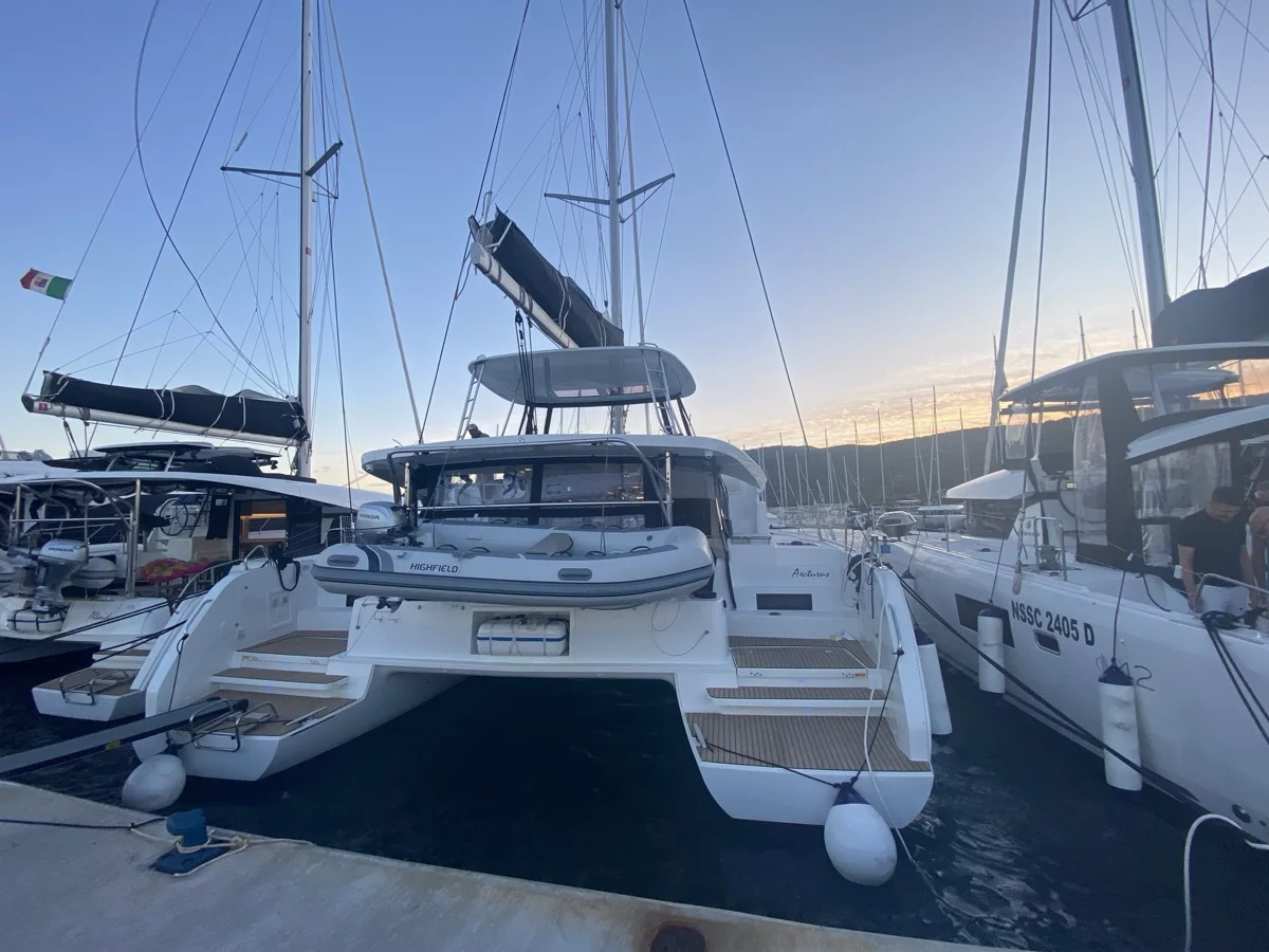 Lagoon 46 (Arcturus)  - 15