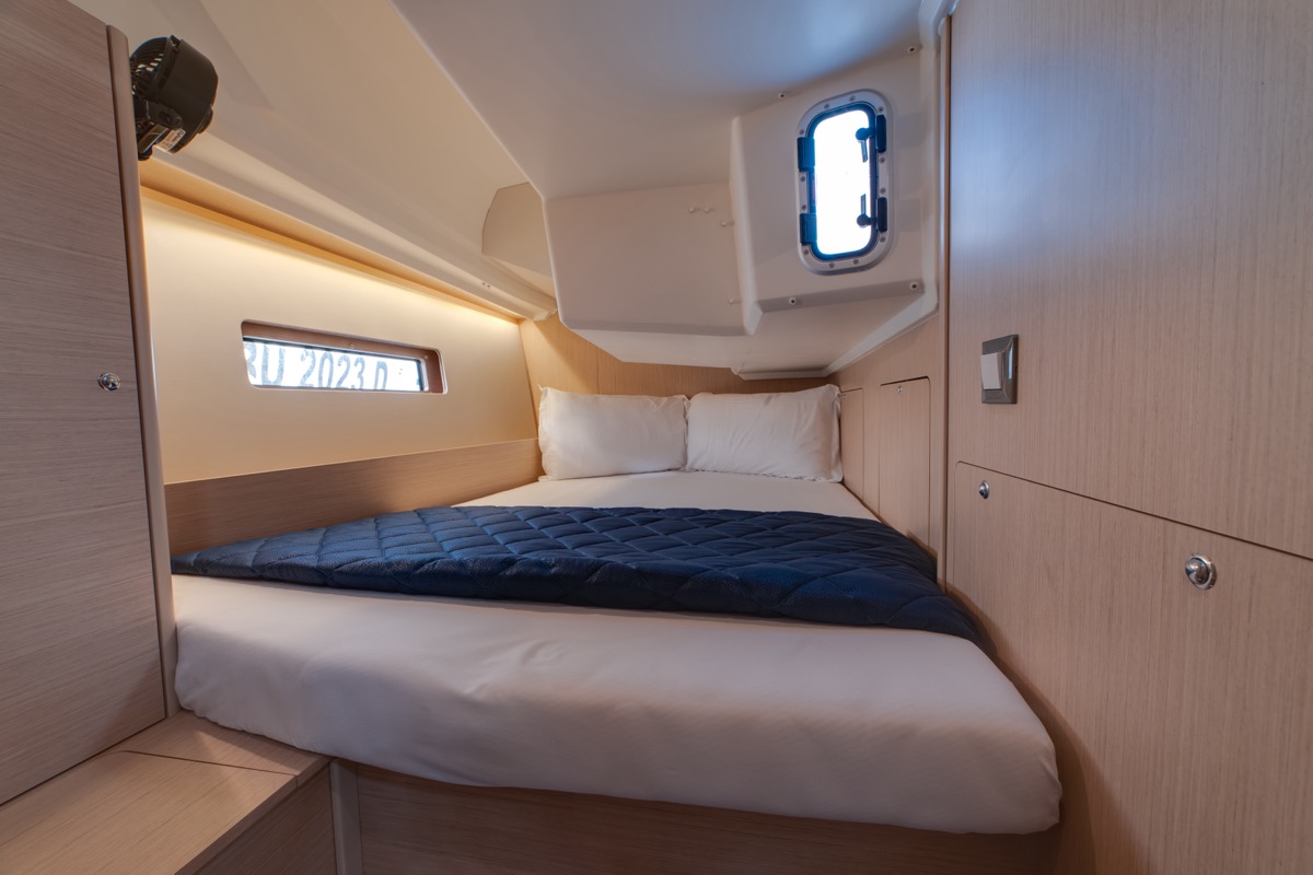 Photo #11 - Oceanis 40.1 (3cab) (Maverick) en Portisco - 16217
