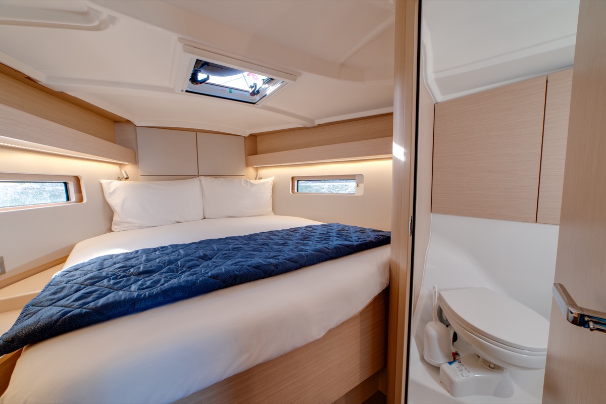 Photo #7 - Oceanis 40.1 (3cab) (Maverick) en Portisco - 16217