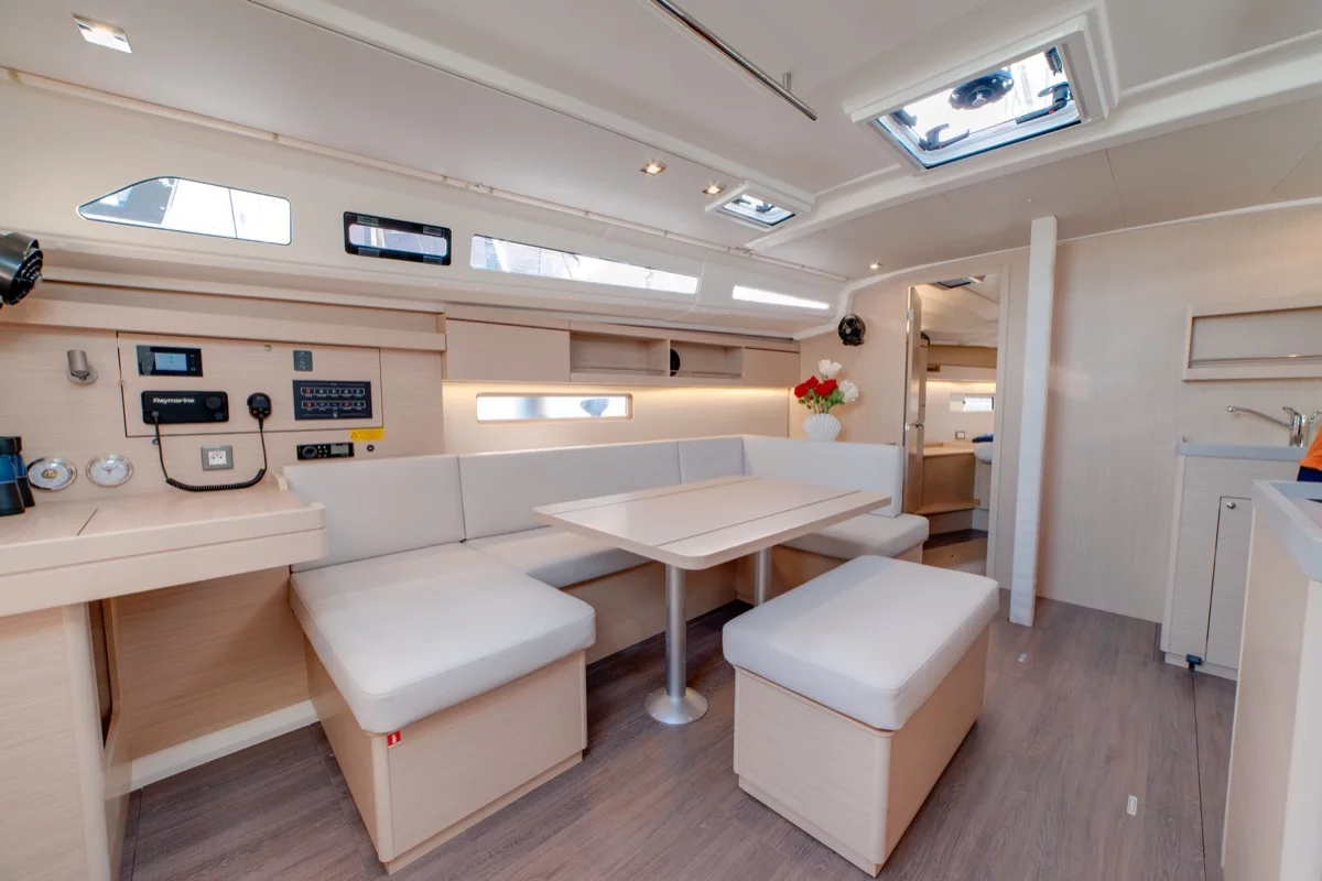 Oceanis 40.1 (3cab) (Maverick)  - 26