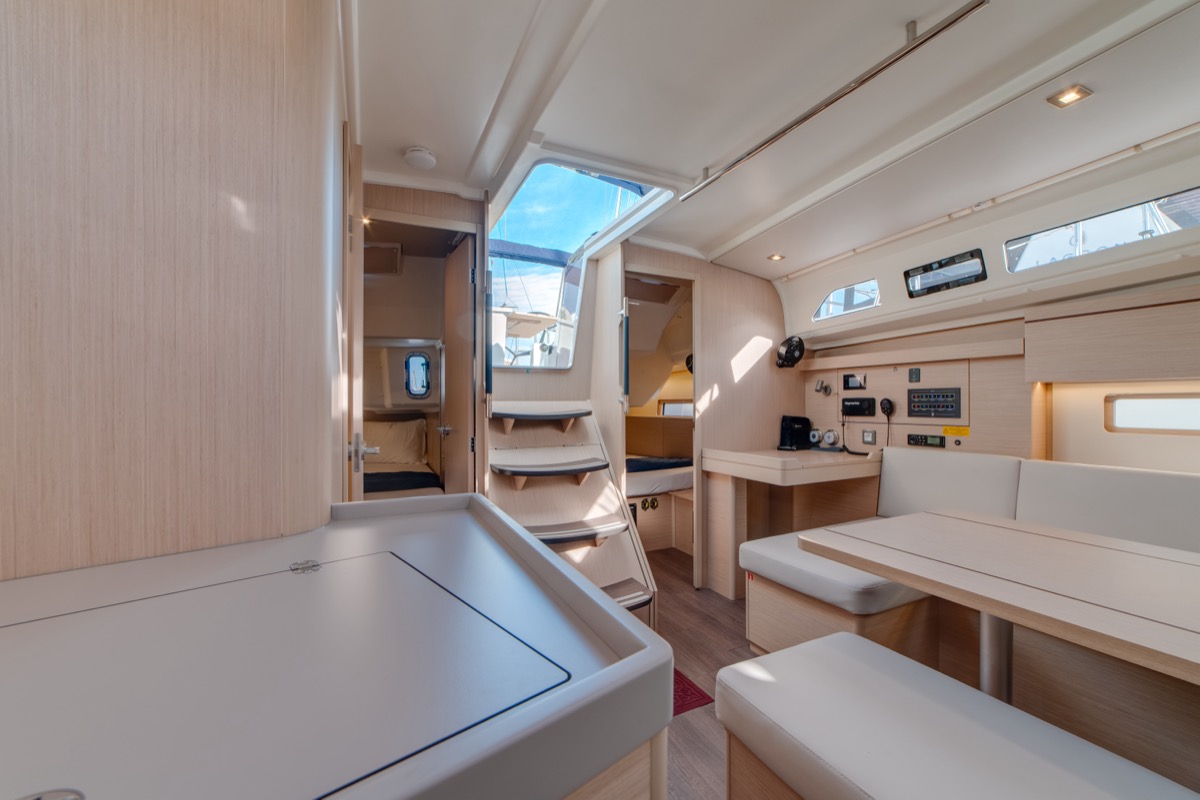 Photo #32 - Oceanis 40.1 (3cab) (Maverick) en Portisco - 16217