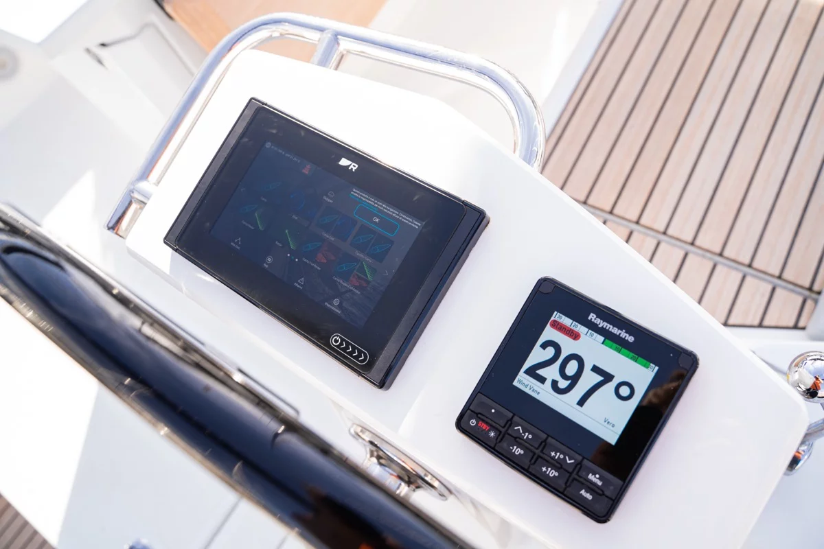 Oceanis 40.1 (3cab) (Maverick)  - 25