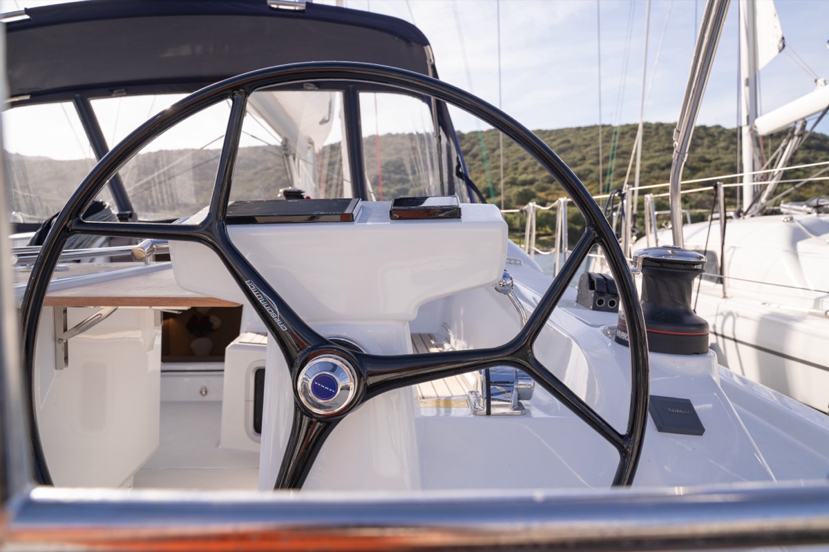 Photo #9 - Oceanis 40.1 (3cab) (Maverick) en Portisco - 16217