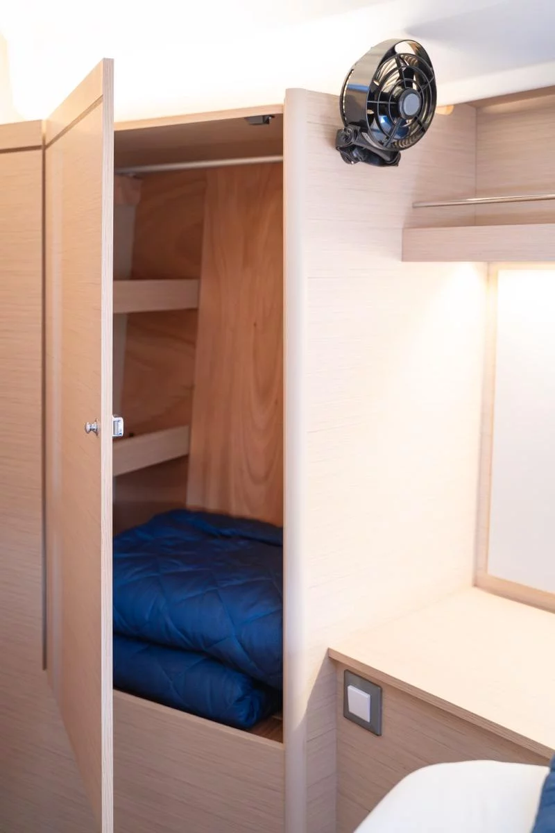 Oceanis 40.1 (3cab) (Maverick)  - 14