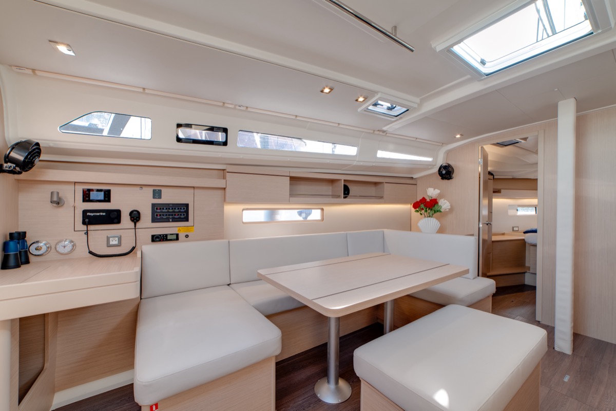 Photo #25 - Oceanis 40.1 (3cab) (Maverick) en Portisco - 16217