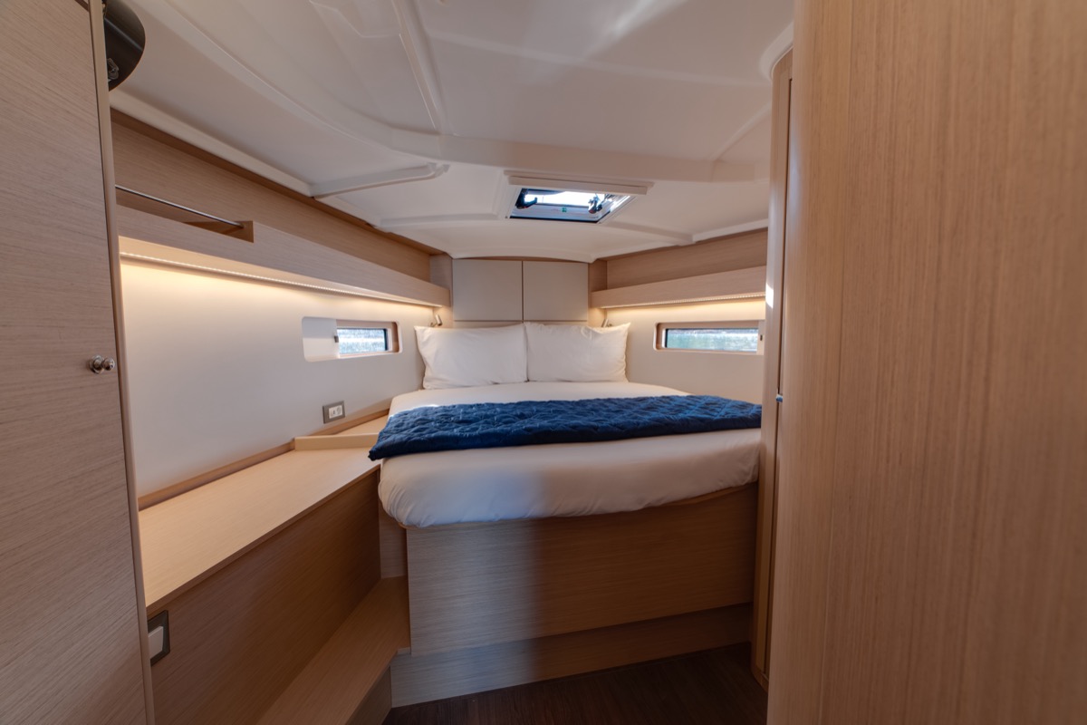 Photo #6 - Oceanis 40.1 (3cab) (Maverick) en Portisco - 16217