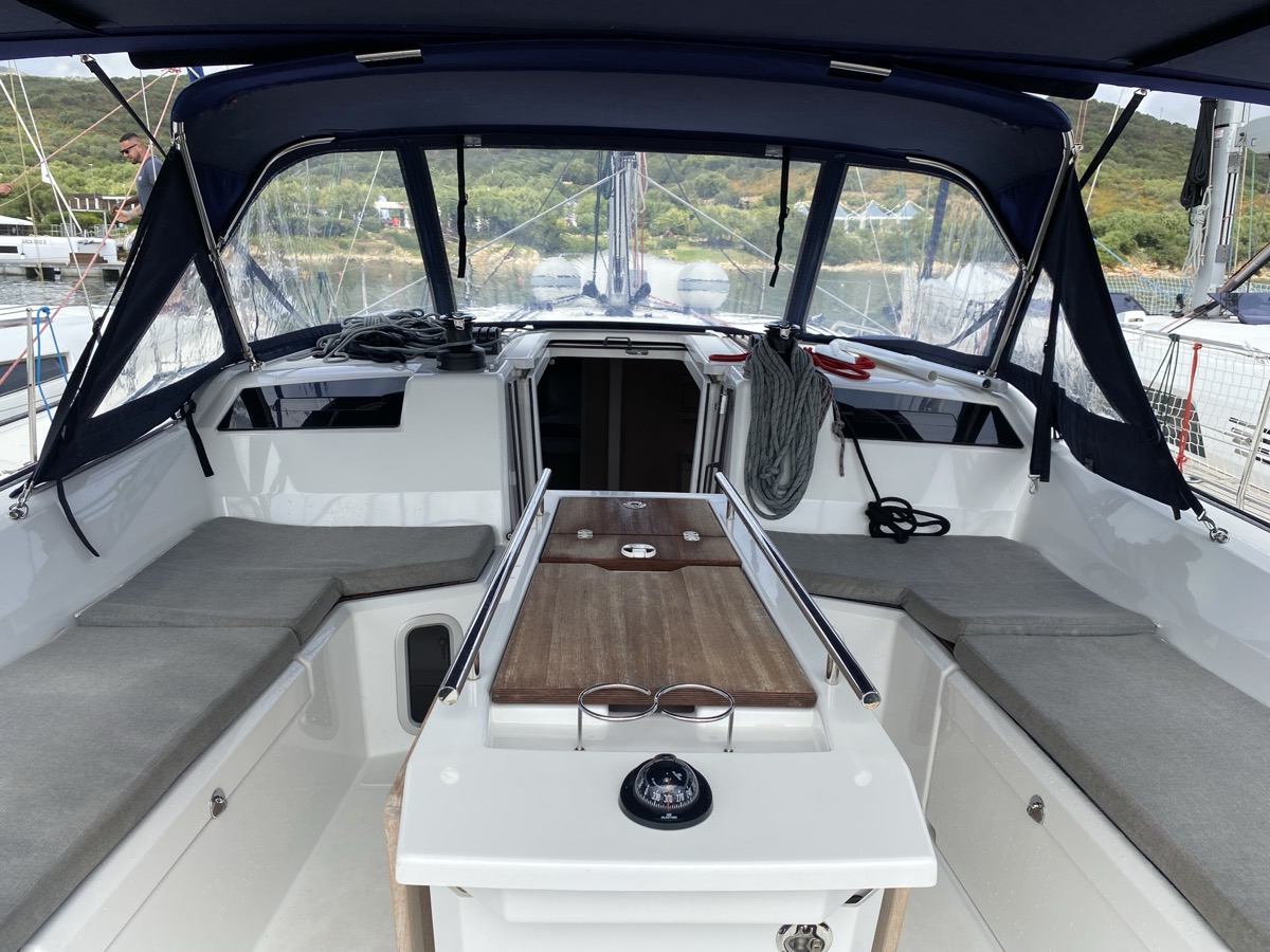 Photo #10 - Oceanis 40.1 (3cab) (Karma) en Portisco - 13938