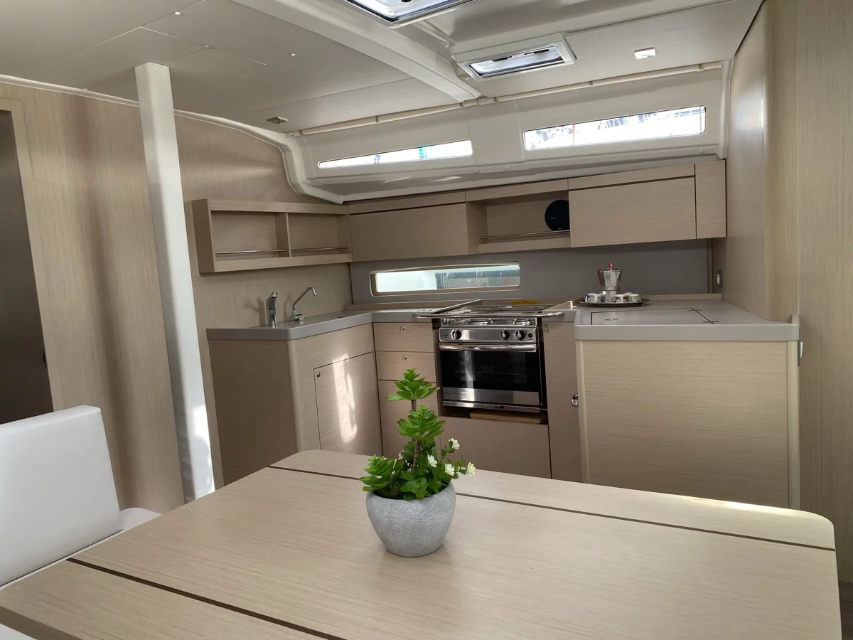 Oceanis 40.1 (3cab) (Karma)  - 23