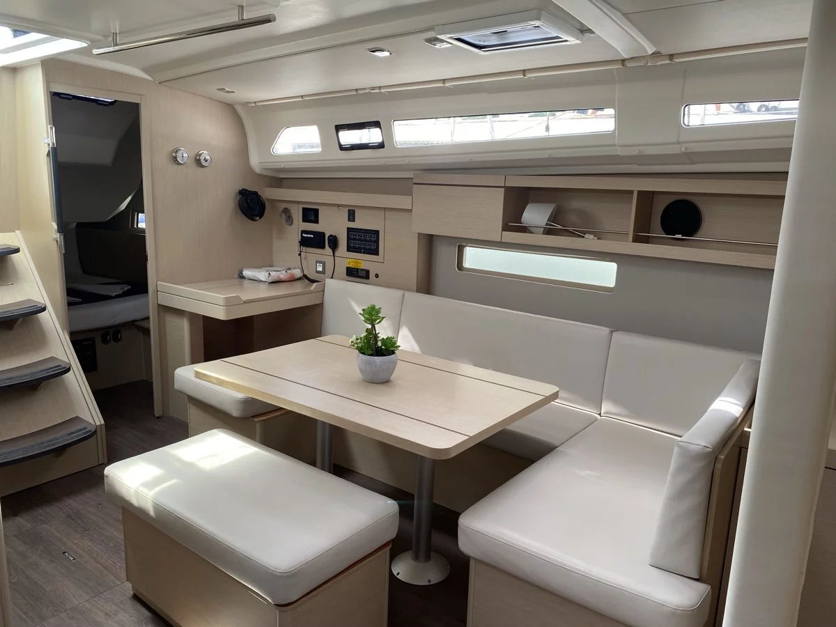 Oceanis 40.1 (3cab) (Karma)  - 20