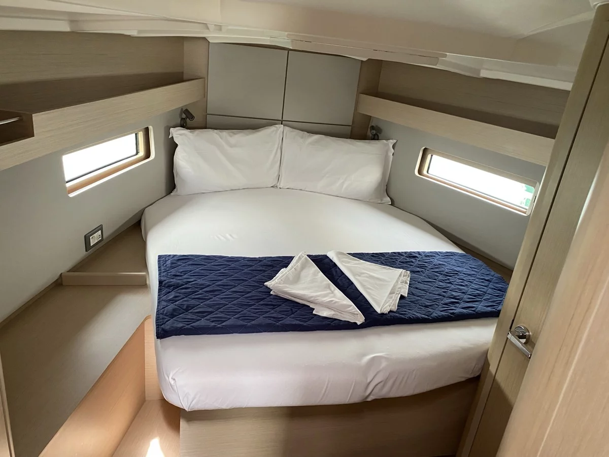 Oceanis 40.1 (3cab) (Karma)  - 11