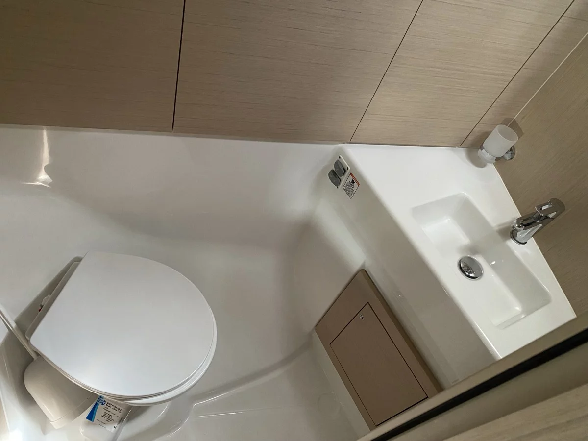 Oceanis 40.1 (3cab) (Karma)  - 19