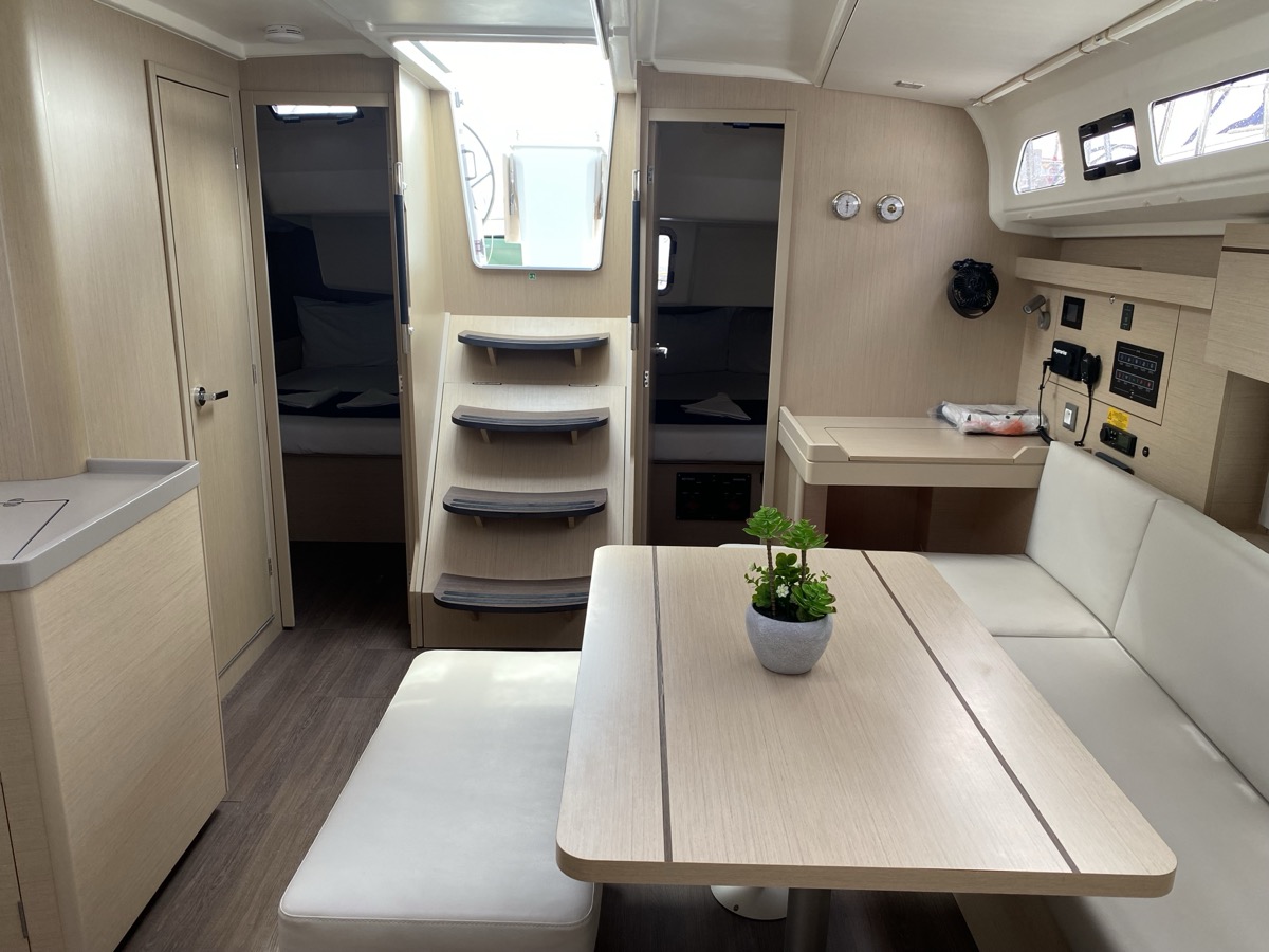 Photo #2 - Oceanis 40.1 (3cab) (Karma) en Portisco - 13938