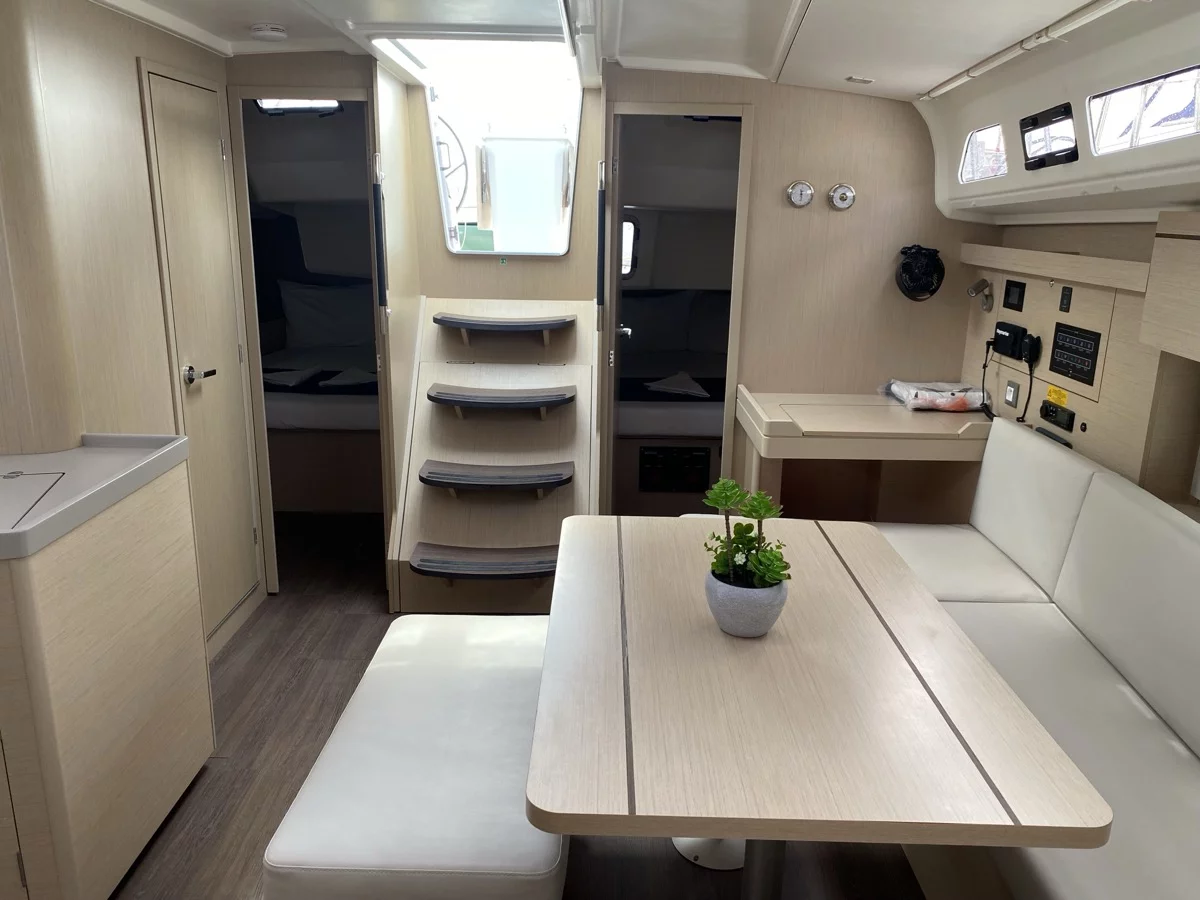 Oceanis 40.1 (3cab) (Karma)  - 1