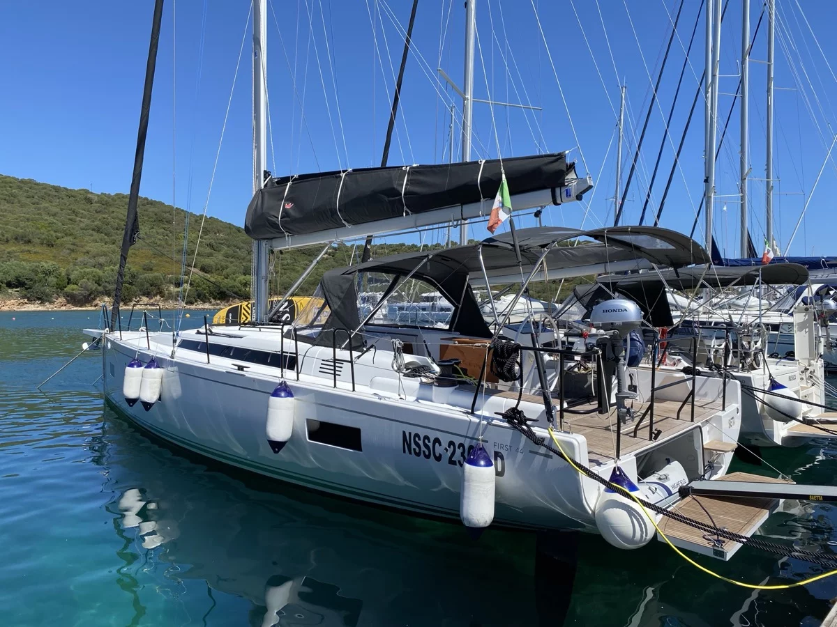 First 44 (Saetta) Main image - 0