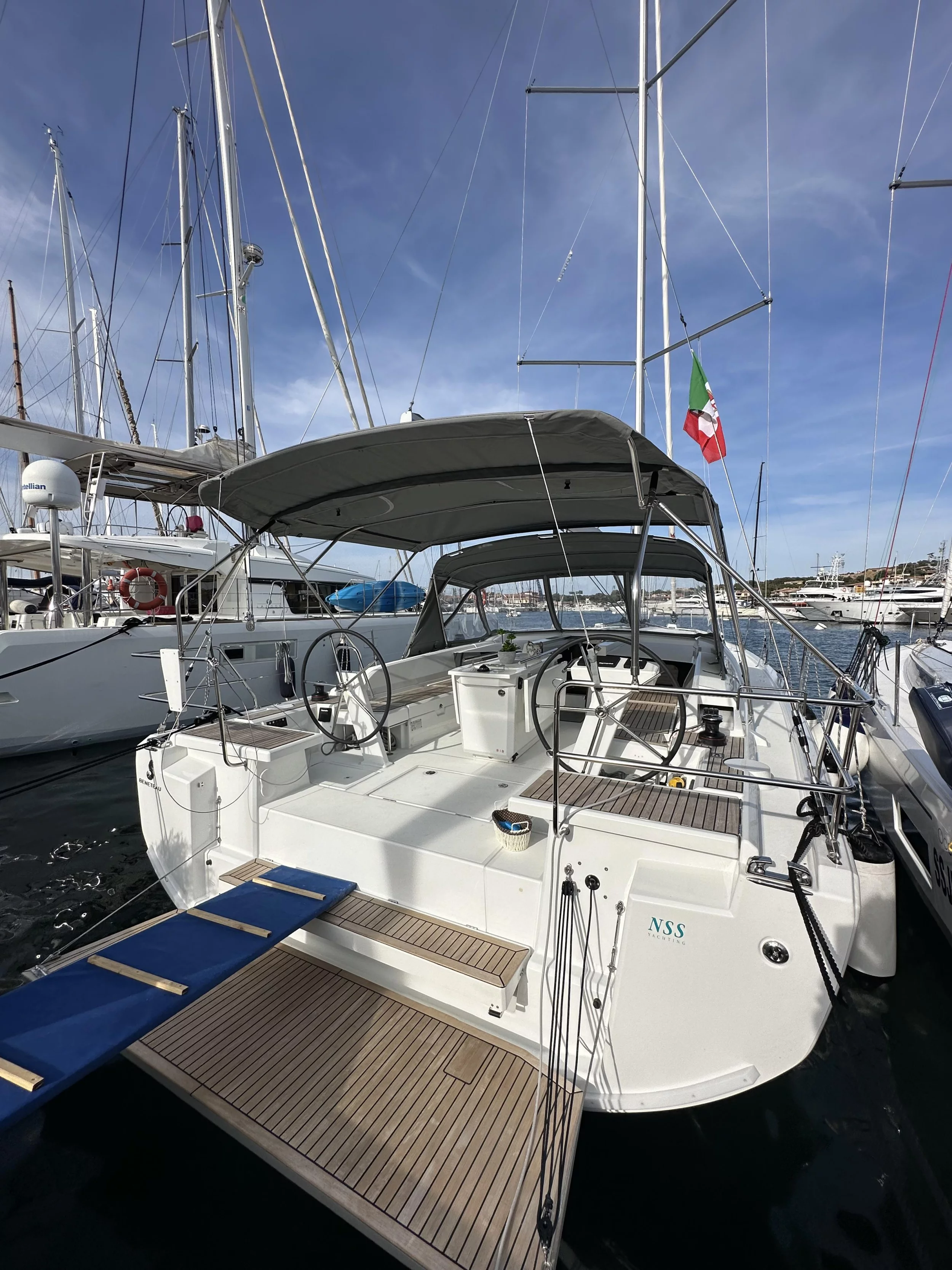 Oceanis 46.1 (5 cab) (Moonraker)  - 4