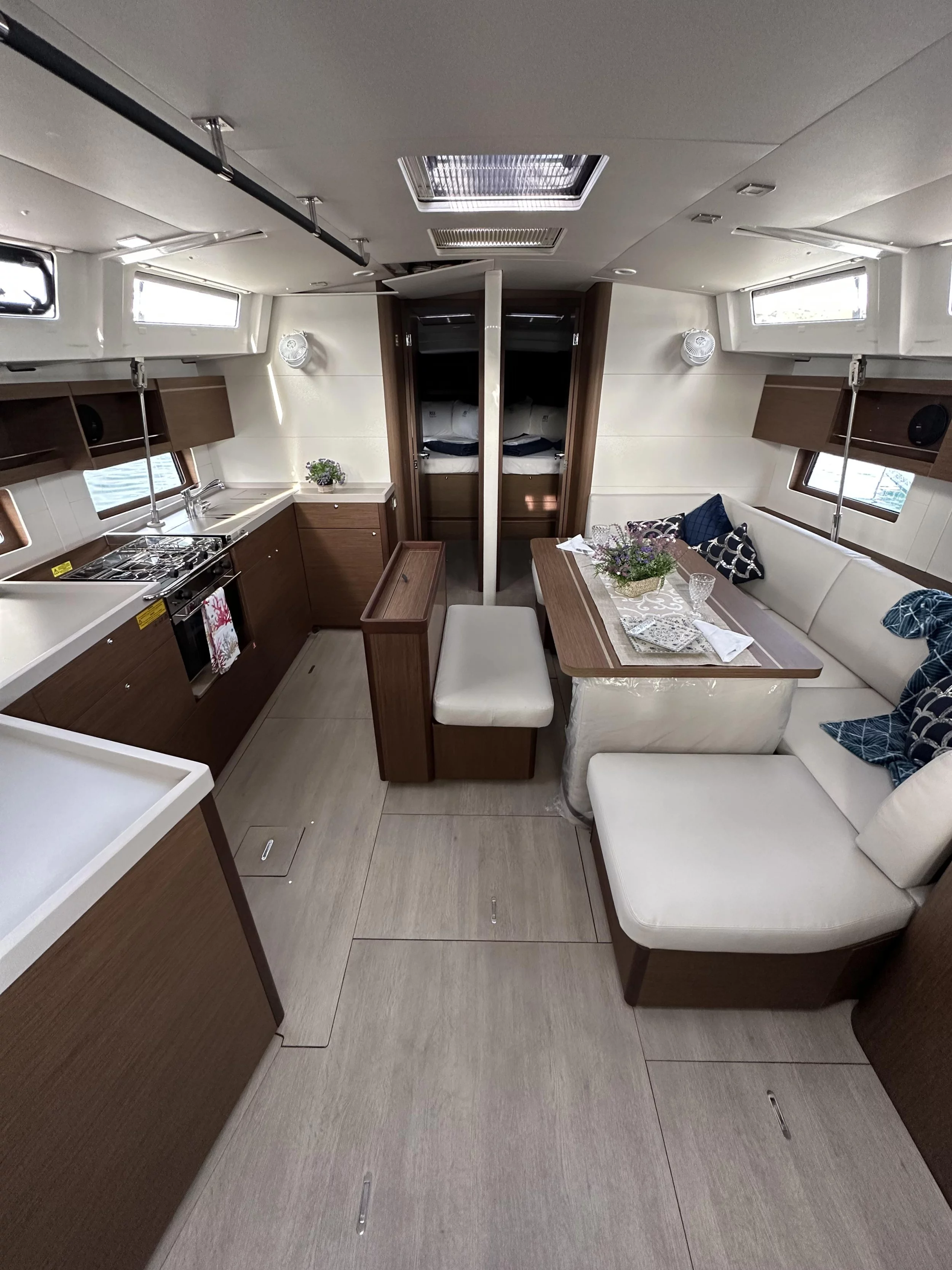 Oceanis 46.1 (5 cab) (Moonraker)  - 5
