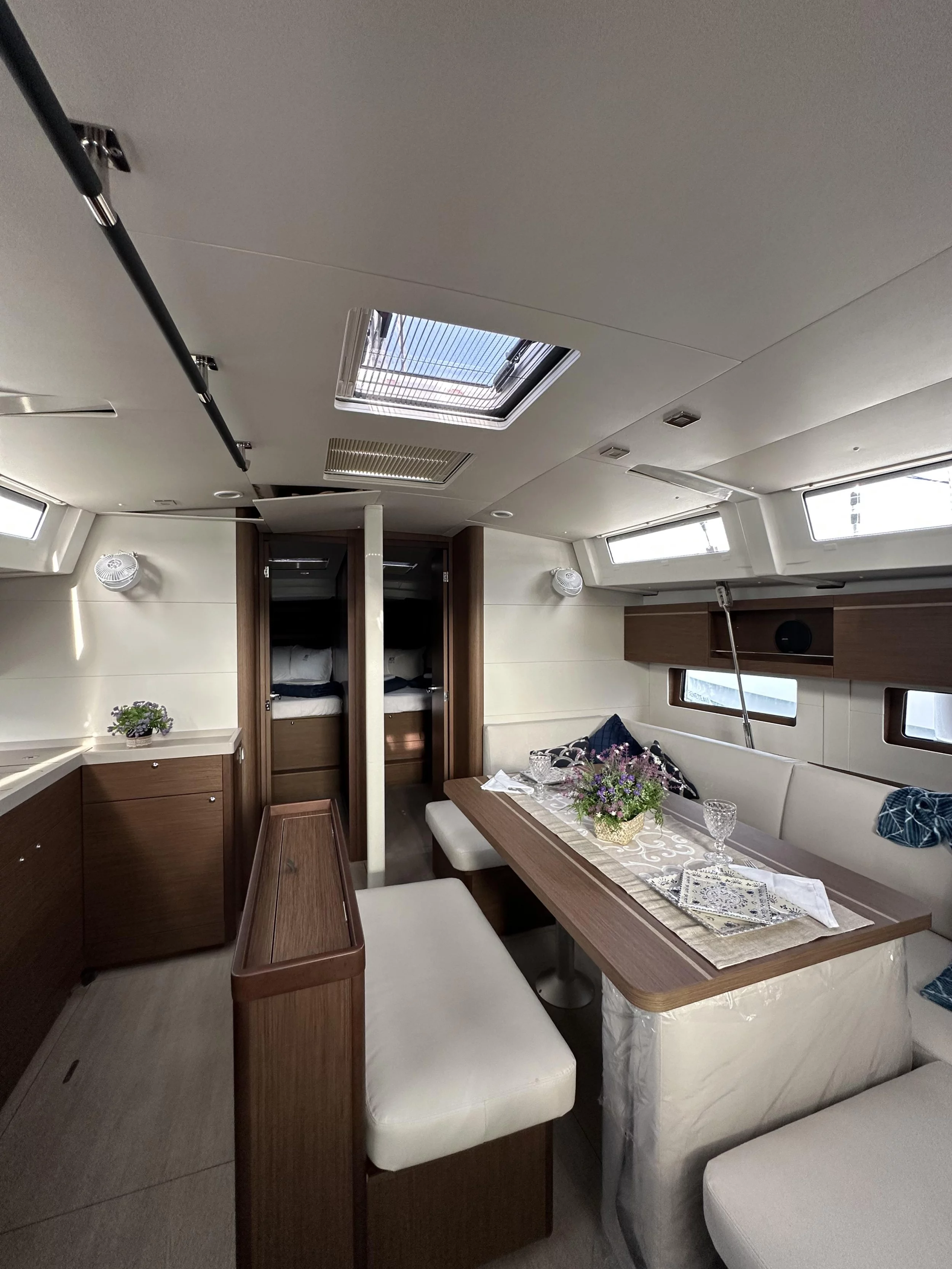 Oceanis 46.1 (5 cab) (Moonraker)  - 6