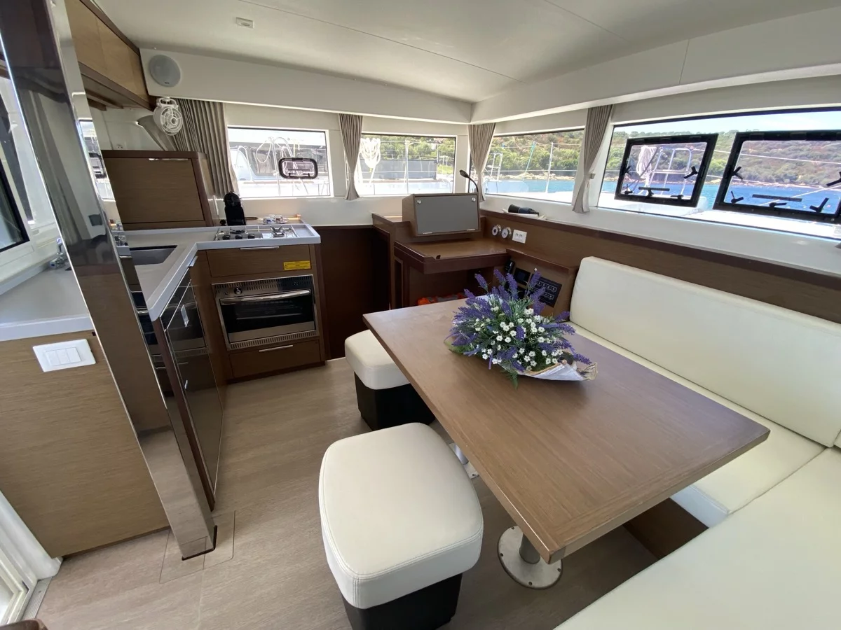 Lagoon 40 (Aquila (WM, Inverter)) Interior image - 12