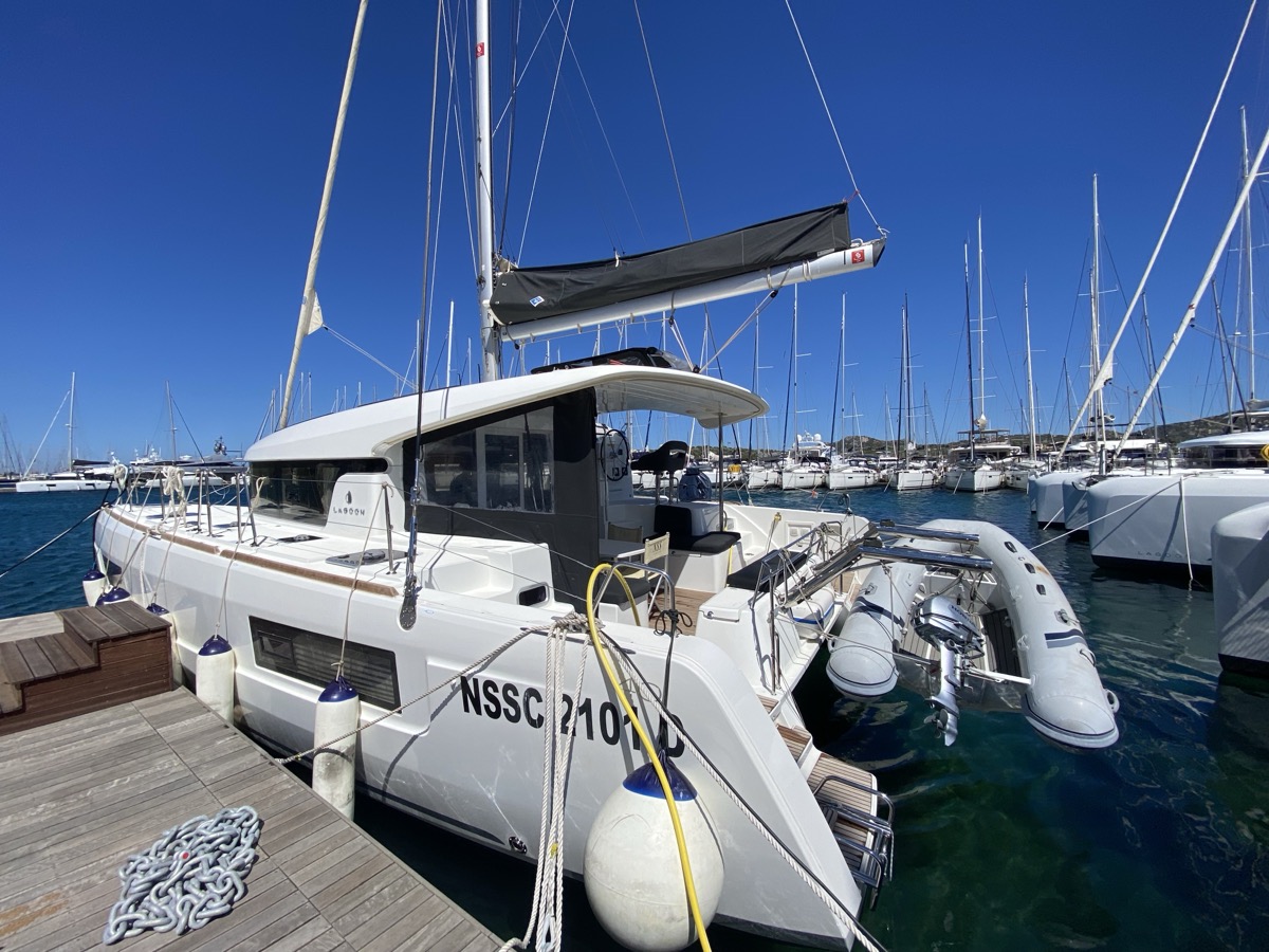 Photo #10 - Lagoon 40 (Aquila (WM, Inverter)) in Portisco - 11366