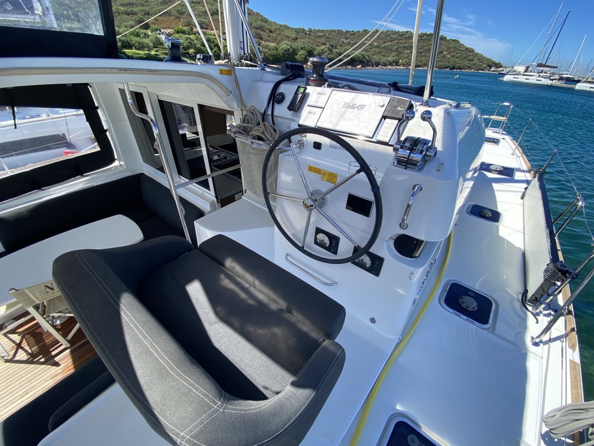 Photo #7 - Lagoon 40 (Aquila (WM, Inverter)) in Portisco - 11366