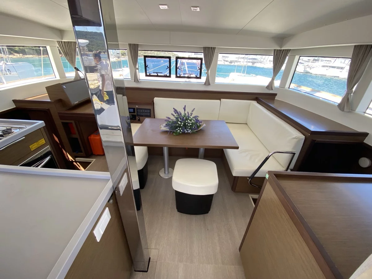 Lagoon 40 (Aquila (WM, Inverter))  - 15
