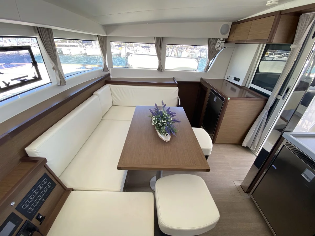 Lagoon 40 (Aquila (WM, Inverter))  - 4