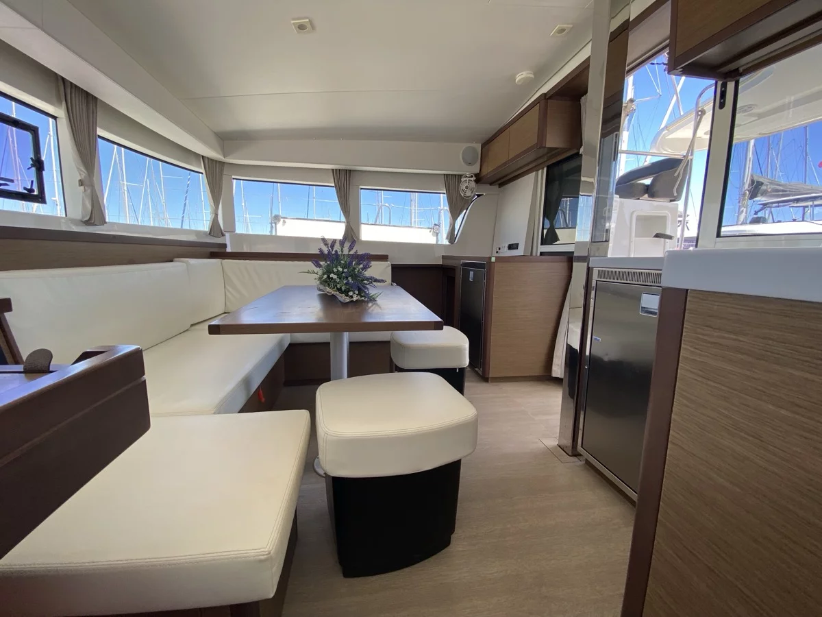 Lagoon 40 (Aquila (WM, Inverter))  - 27