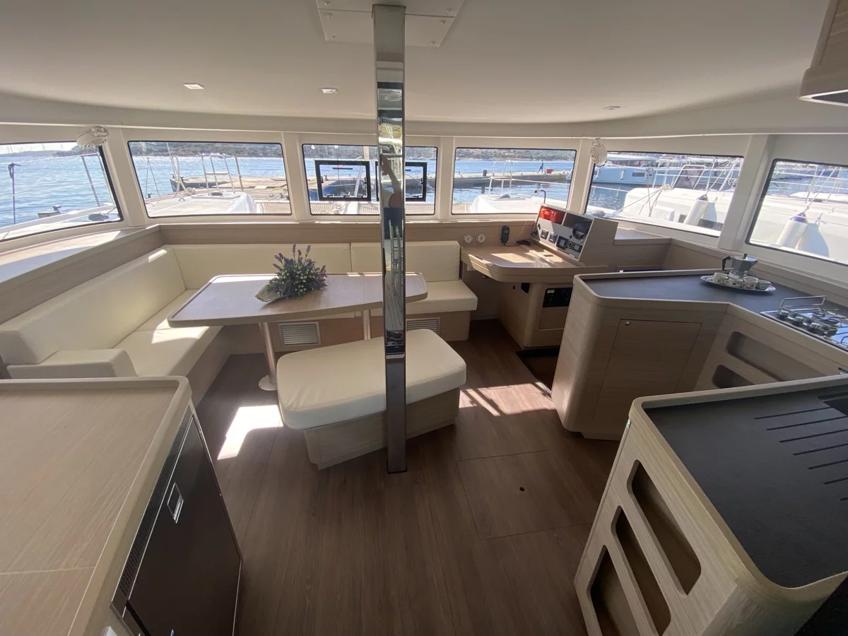 Lagoon 42 (Copernicus (GND) (, WM, , Inverter)) Interior image - 2