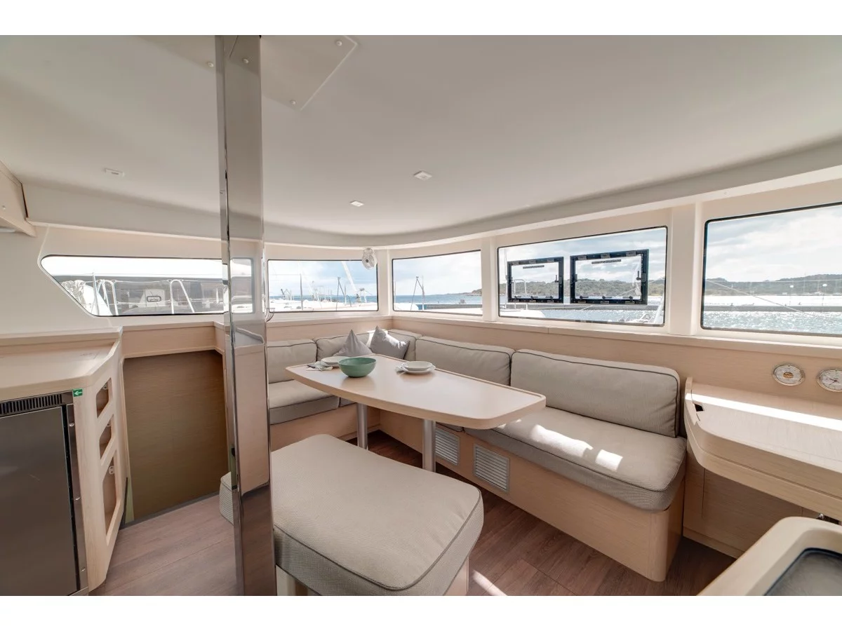 Lagoon 42 (3 cab) (Arca 42) Interior image - 44
