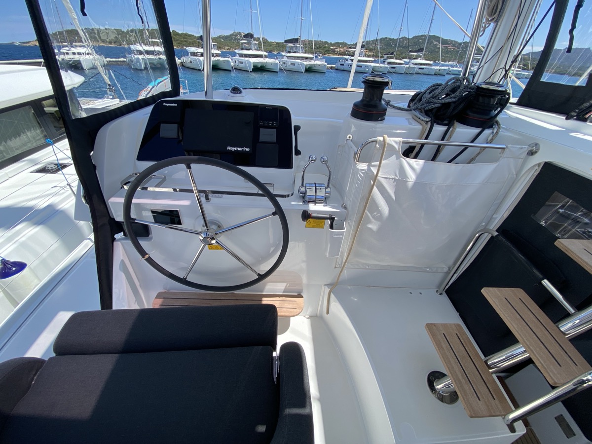 Photo #9 - Lagoon 42 (Bollicina) en Portisco - 16748