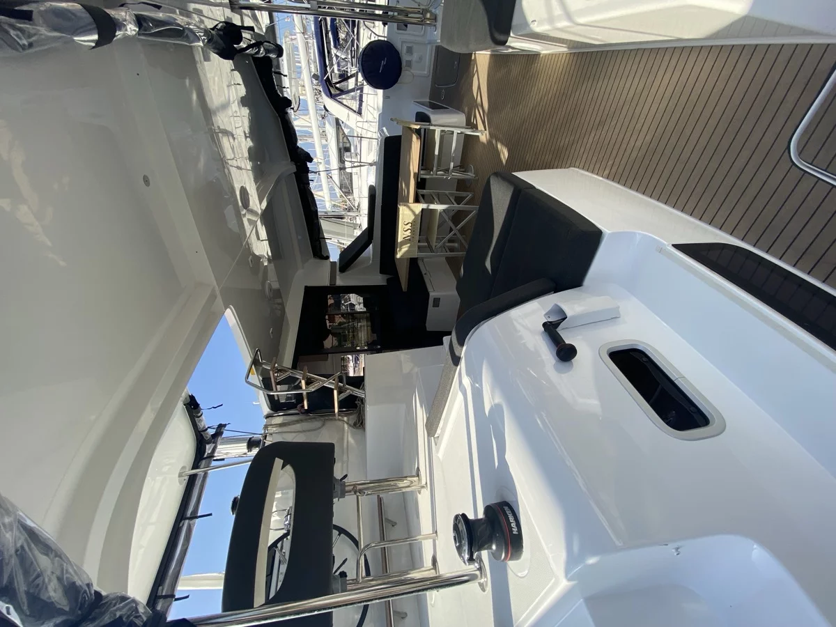 Lagoon 42 (Delta Aquarii)  - 2