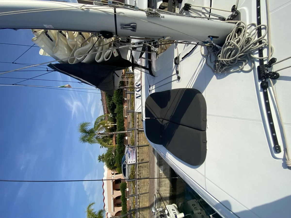 Lagoon 42 (Delta Aquarii)  - 26