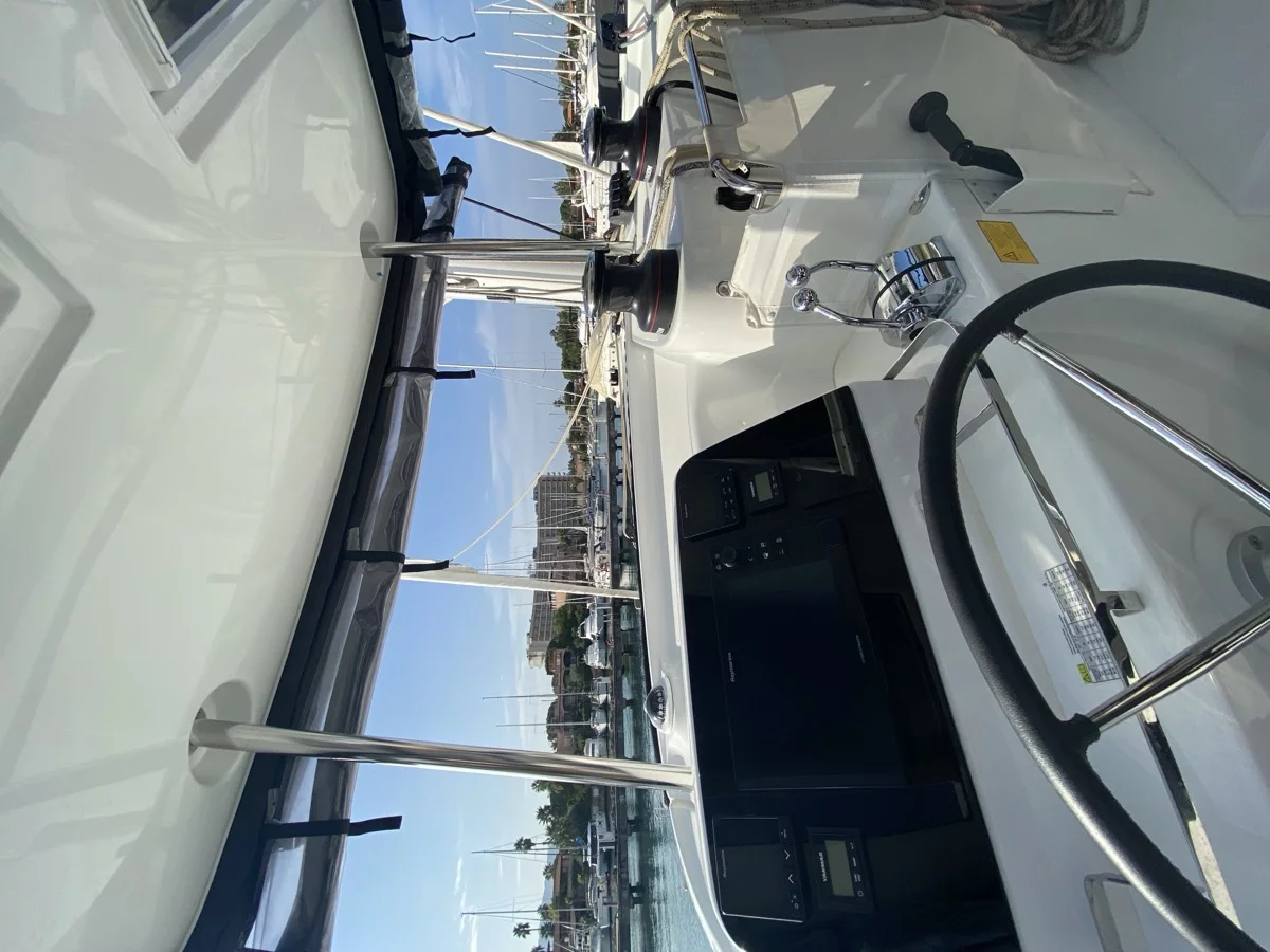 Lagoon 42 (Delta Aquarii)  - 34